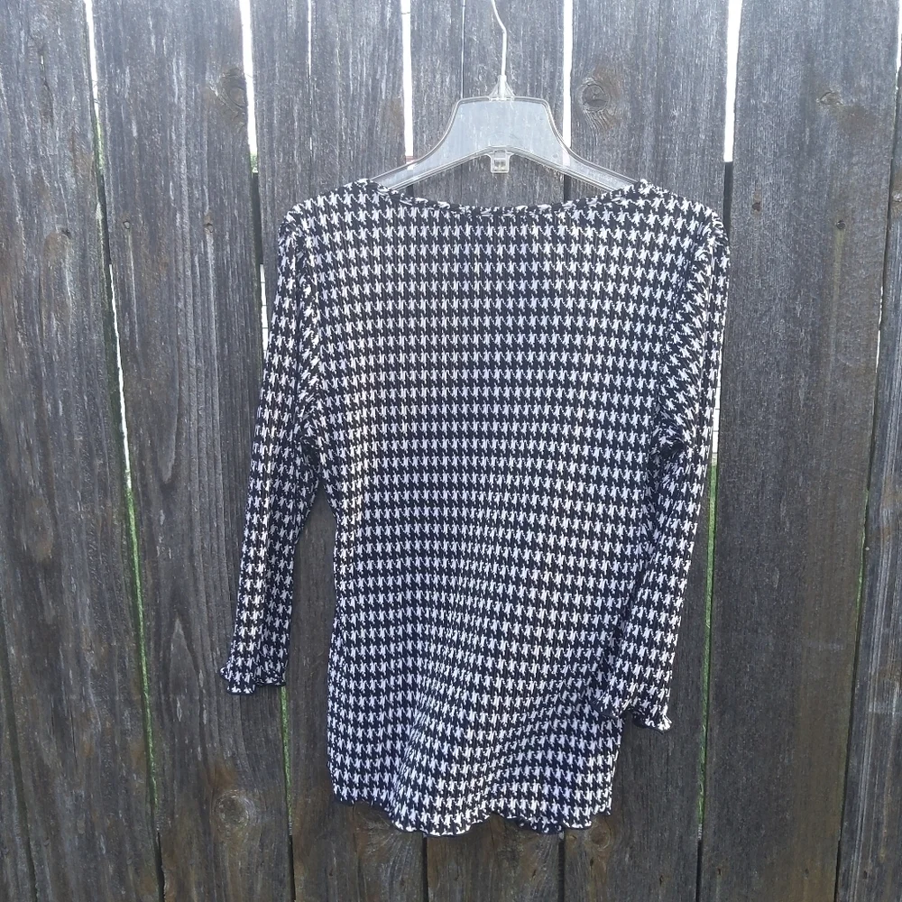 APOSTROPHE MEDIUM PLEATED ACCENT TOP - Picture 4 of 4
